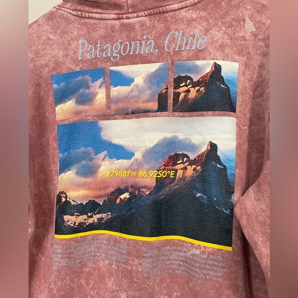 National Geographic Unisex Patagonia Hooded Sweatshirt - Picture 9 of 10